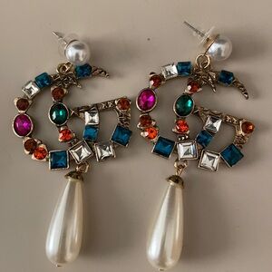 Costume earrings double G